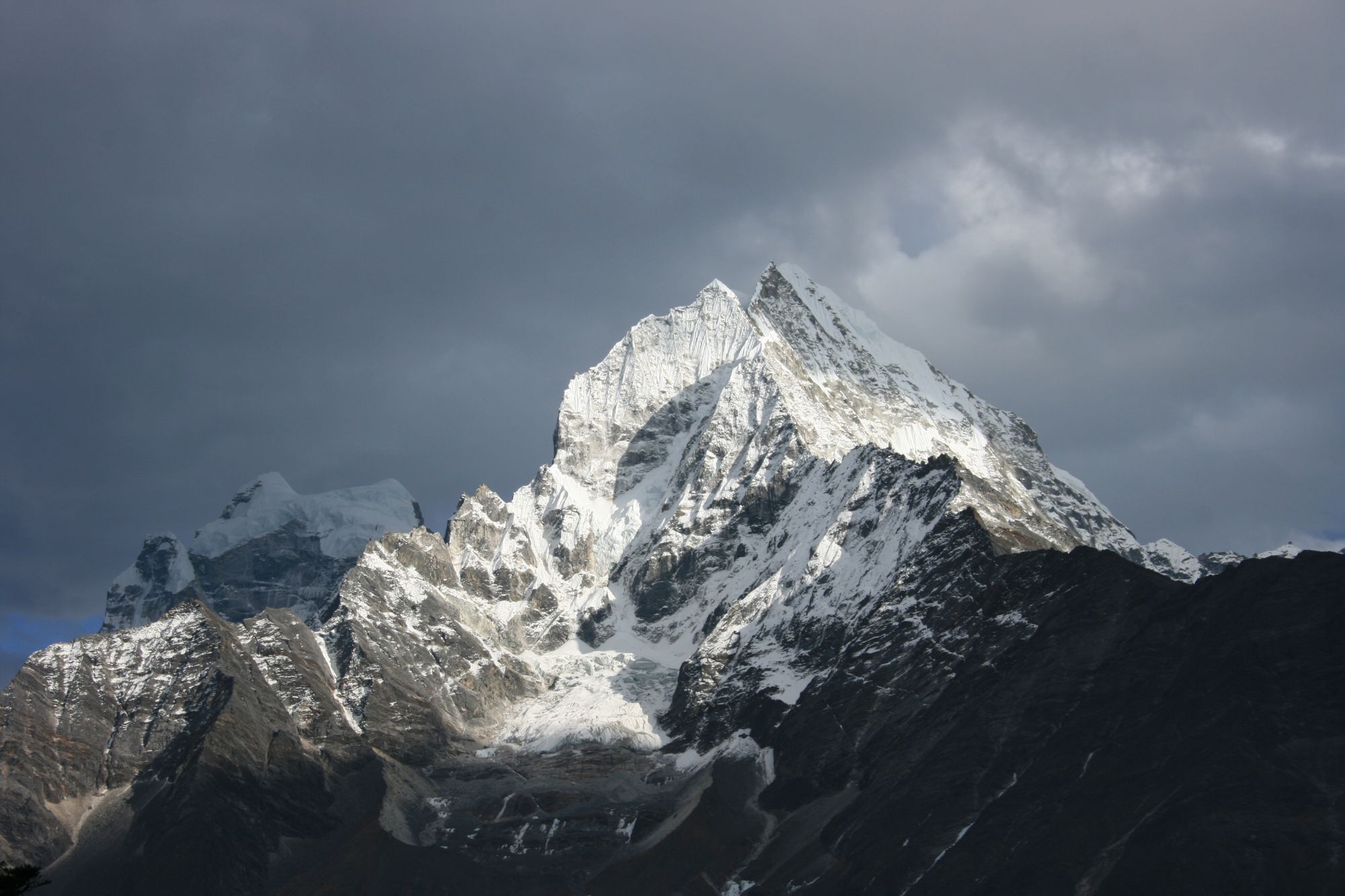 Mount Thamserku Expedition